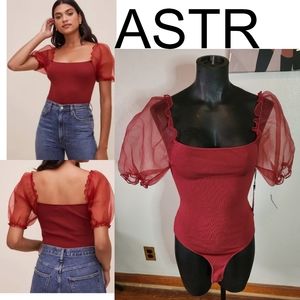 ASTR Wine-Red Puff-Sleeve Square Neck Bodysuit